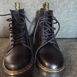 Dr . martens boots